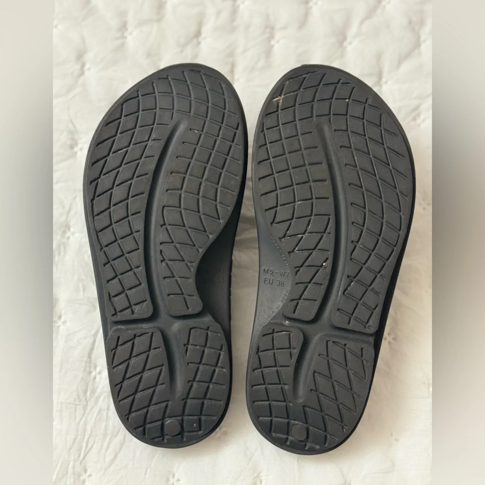 Recover In The Men's OOFOS Ooahh Slide Sandal Men Size 5 Women 7 Comfy Classic